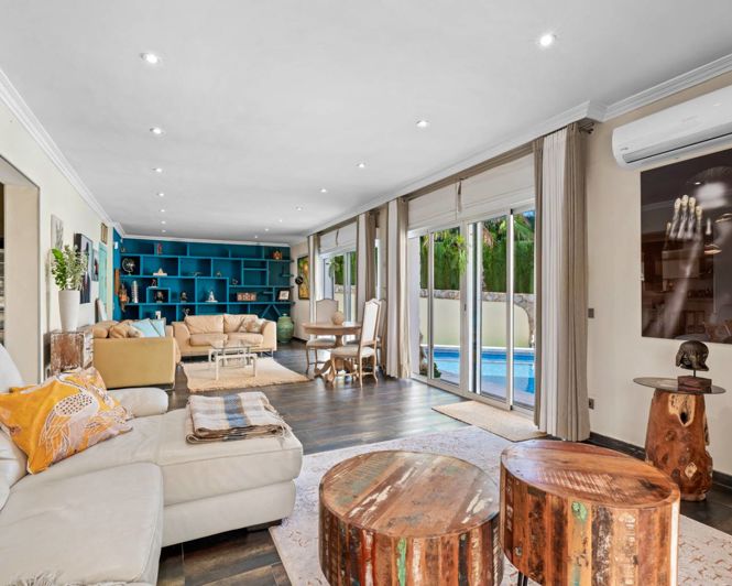 Image No.9-5 Bed Villa for sale