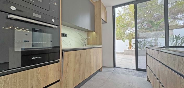 Image No.13-4 Bed Villa for sale