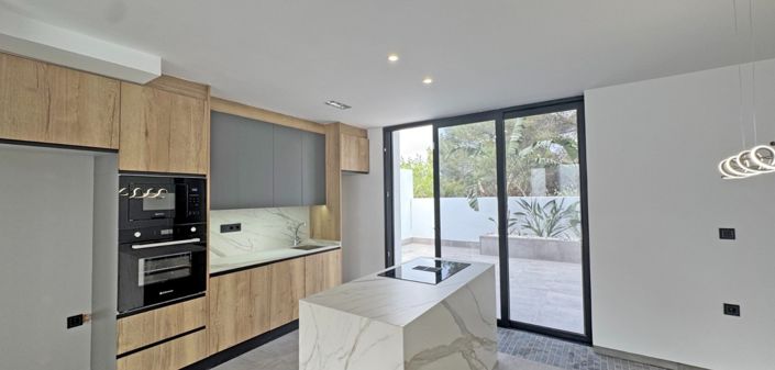 Image No.2-Villa de 4 chambres à vendre à Torrevieja