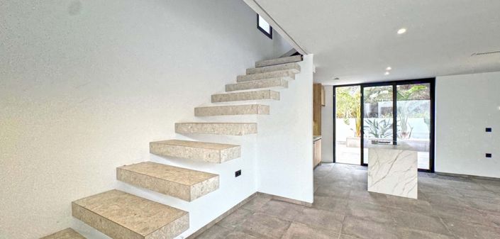 Image No.30-4 Bed Villa for sale