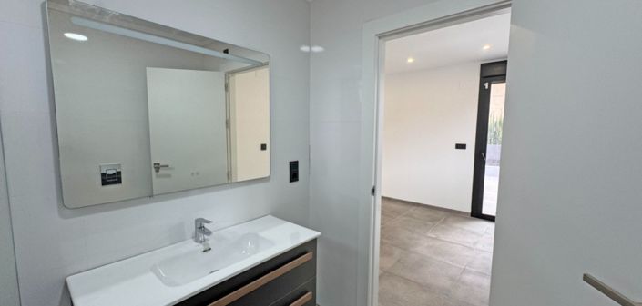 Image No.34-4 Bed Villa for sale