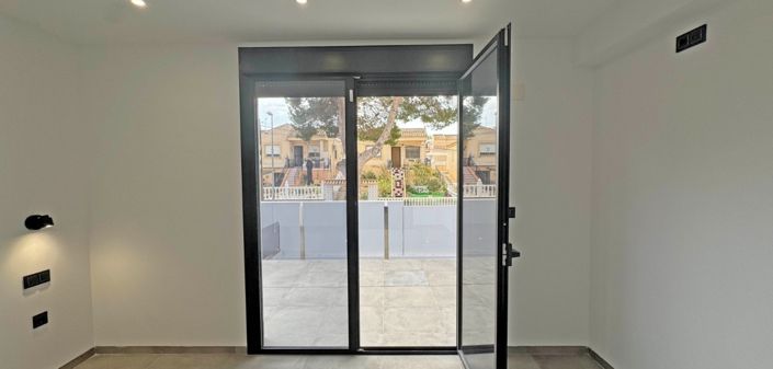 Image No.36-Villa de 4 chambres à vendre à Torrevieja