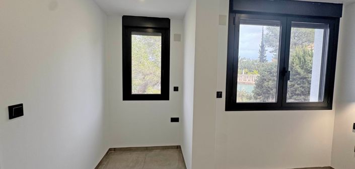 Image No.44-4 Bed Villa for sale