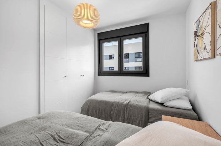 Image No.18-3 Bed Apartment for sale