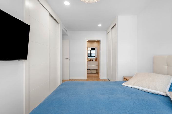 Image No.25-3 Bed Apartment for sale