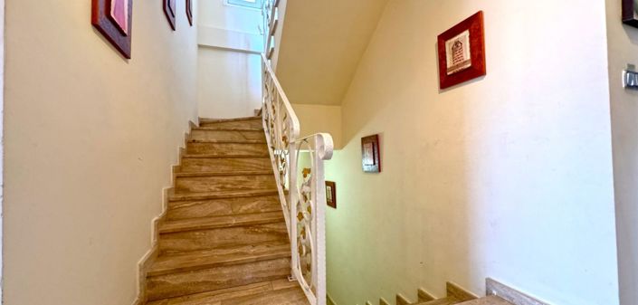 Image No.27-6 Bed Villa for sale