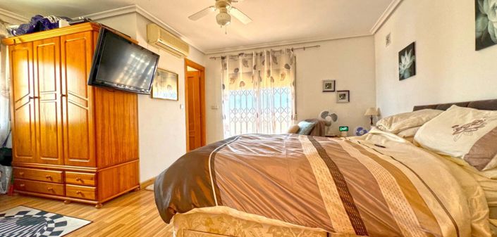 Image No.39-6 Bed Villa for sale