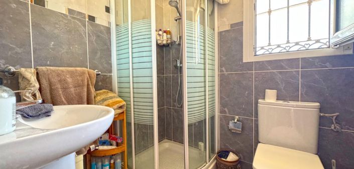 Image No.40-6 Bed Villa for sale