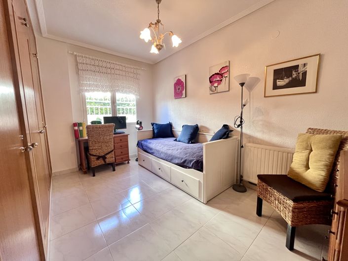 Image No.12-4 Bed Villa for sale