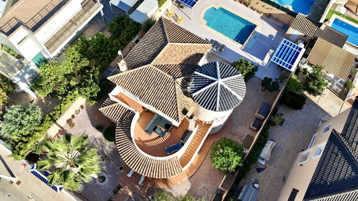 Image No.2-4 Bed Villa for sale