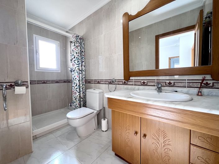 Image No.25-4 Bed Villa for sale