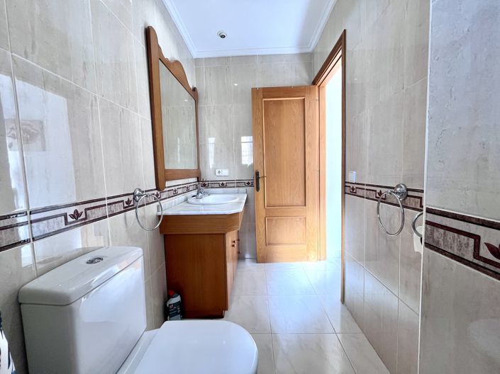 Image No.26-4 Bed Villa for sale