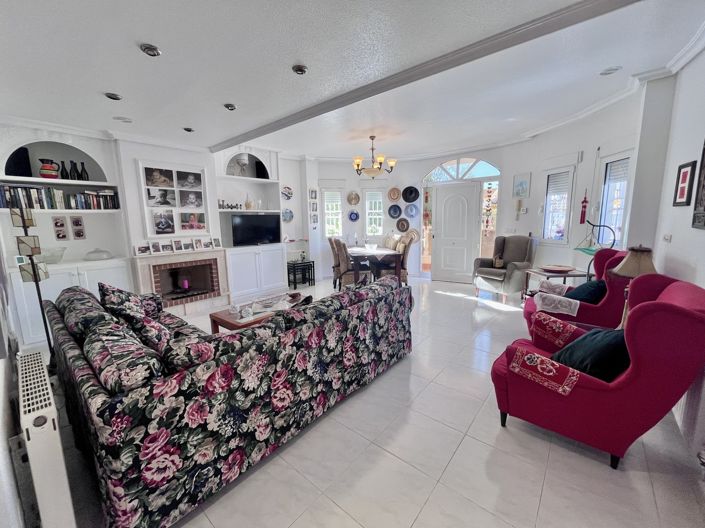 Image No.6-4 Bed Villa for sale