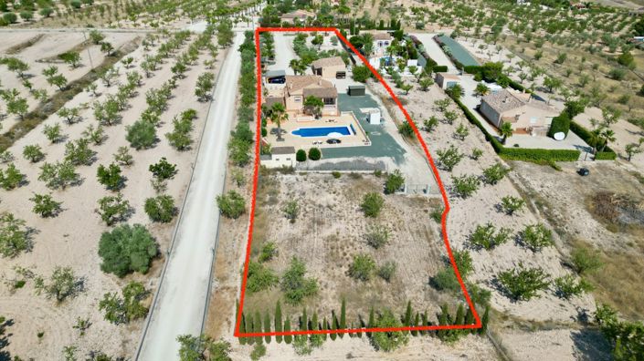 Image No.3-5 Bed Villa for sale