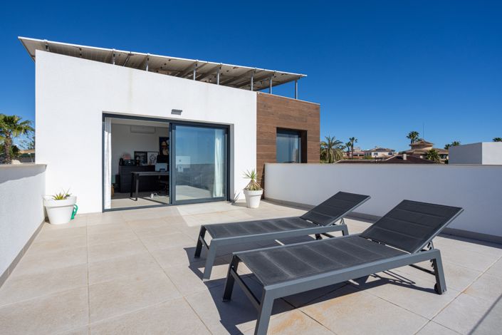 Image No.27-4 Bed Villa for sale