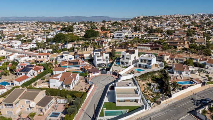 Image No.33-4 Bed Villa for sale