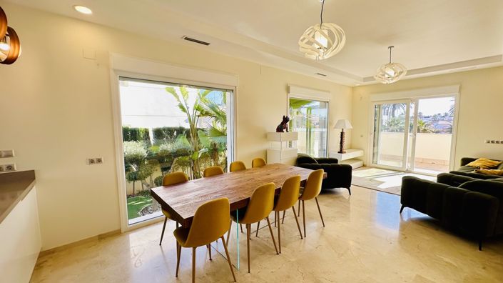 Image No.9-5 Bed Villa for sale