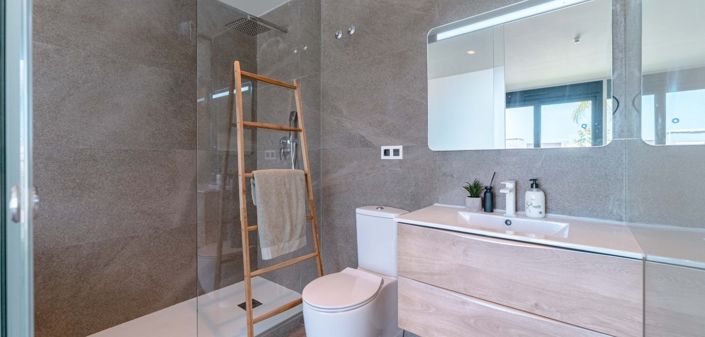 Image No.45-5 Bed Villa for sale