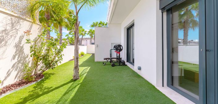 Image No.49-5 Bed Villa for sale