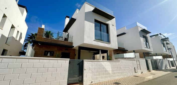 Image No.27-3 Bed Villa for sale