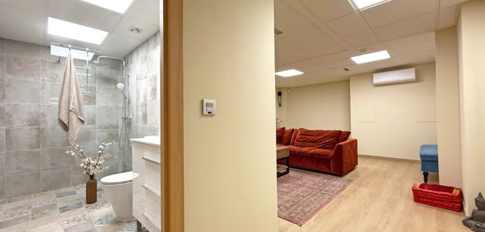 Image No.9-1 Bed Commercial for sale