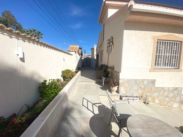 Image No.33-3 Bed Villa for sale