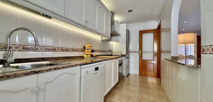 Image No.15-3 Bed Townhouse for sale