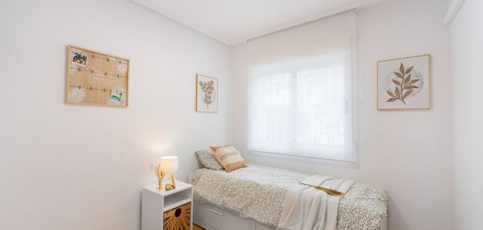 Image No.16-2 Bed Townhouse for sale