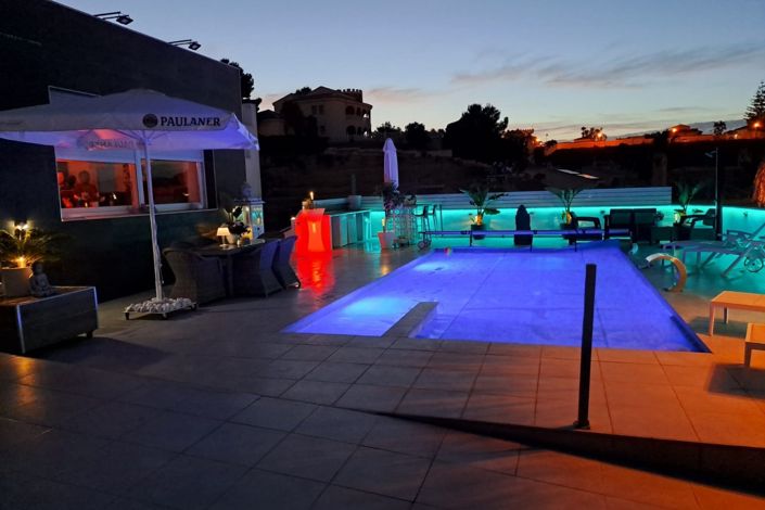 Image No.45-6 Bed Property for sale