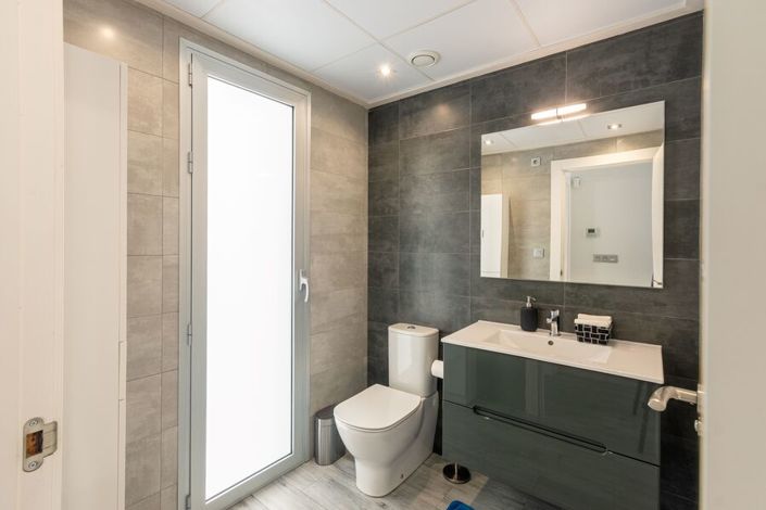 Image No.12-3 Bed Villa for sale