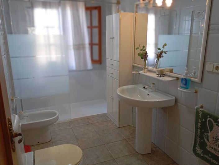 Image No.28-4 Bed Villa for sale