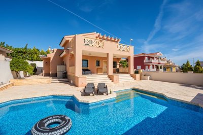 4 Bed Villa for sale