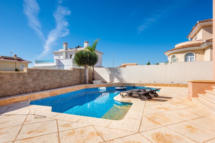 Image No.21-4 Bed Villa for sale