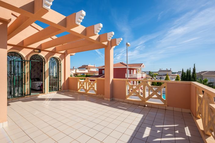 Image No.27-4 Bed Villa for sale