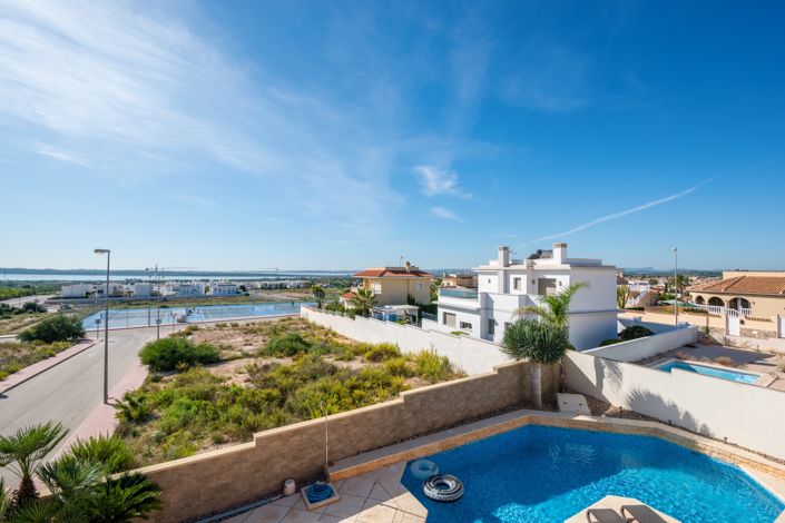 Image No.30-4 Bed Villa for sale