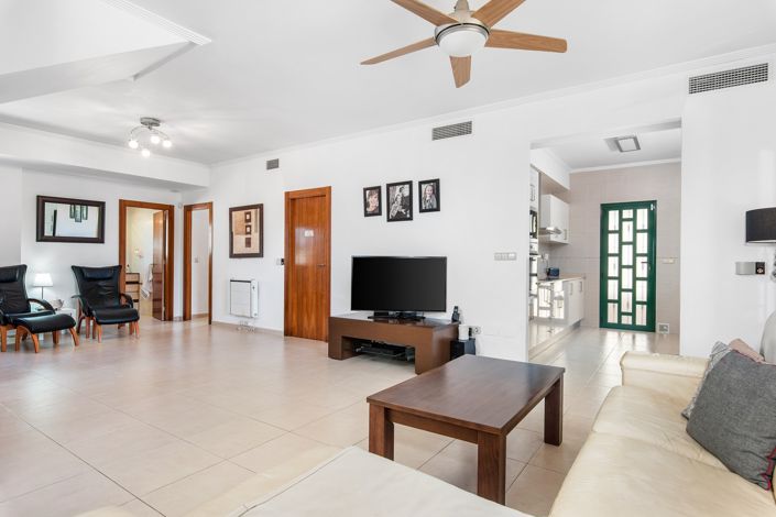 Image No.4-4 Bed Villa for sale