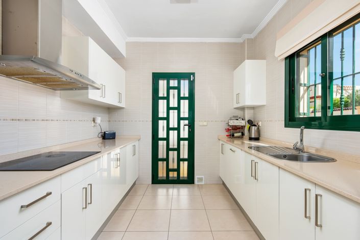 Image No.8-4 Bed Villa for sale