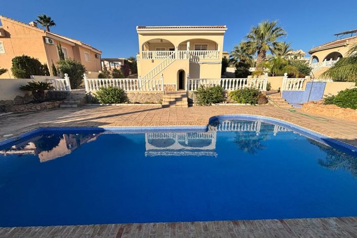 Image No.1-5 Bed Villa for sale
