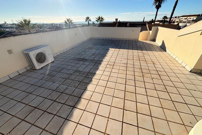 Image No.30-5 Bed Property for sale