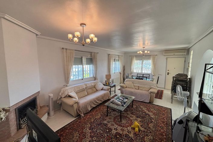 Image No.5-5 Bed Property for sale