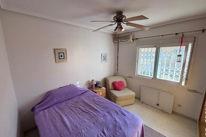 Image No.8-5 Bed Property for sale