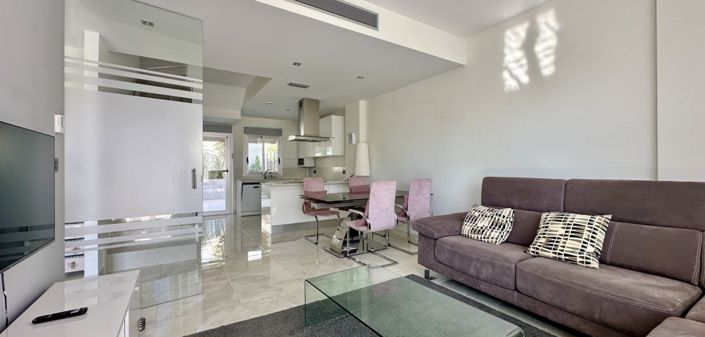 Image No.2-3 Bed Villa for sale