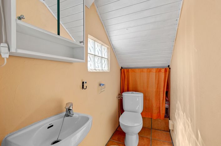 Image No.28-2 Bed Townhouse for sale