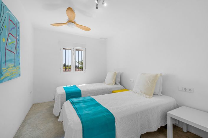 Image No.23-5 Bed Country Property for sale