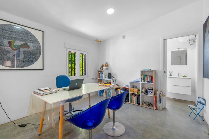 Image No.30-5 Bed Country Property for sale