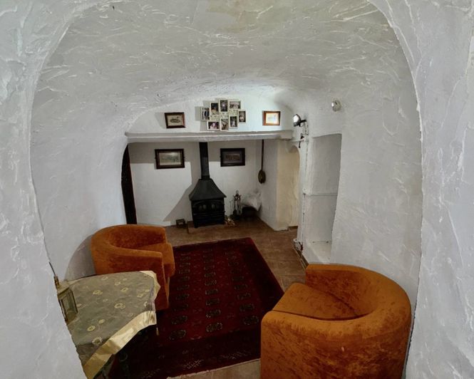 Image No.10-4 Bed Country Property for sale