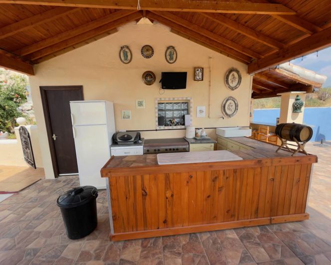 Image No.19-4 Bed Country Property for sale