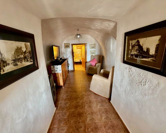 Image No.5-4 Bed Country Property for sale