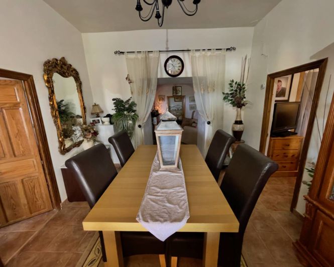 Image No.6-4 Bed Country Property for sale