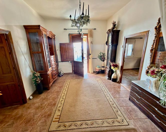 Image No.6-4 Bed Country Property for sale